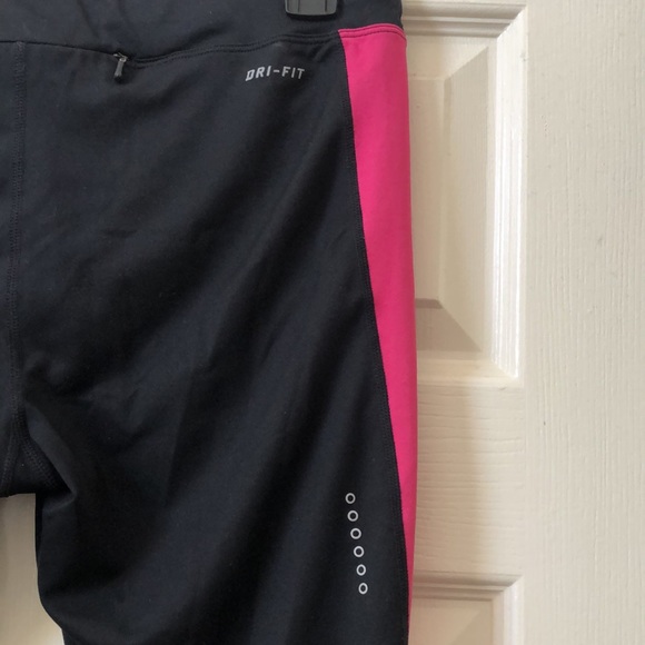 Nike 3/4 length Dri Fit exercise pants - Picture 3 of 6